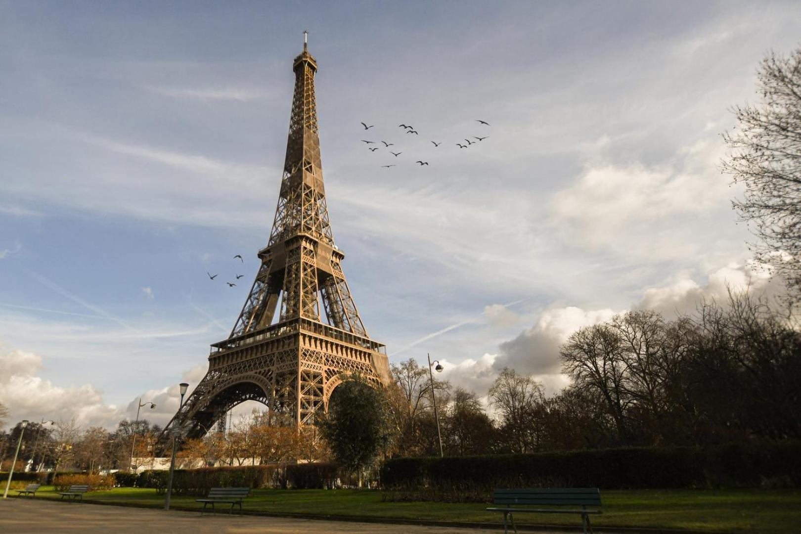 Modern Family Apartment Next To The Eiffel Tower Paris Exterior foto