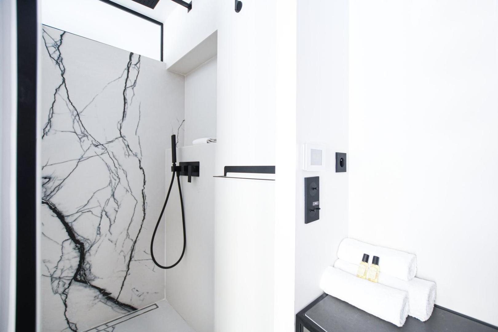 Modern Family Apartment Next To The Eiffel Tower Paris Exterior foto