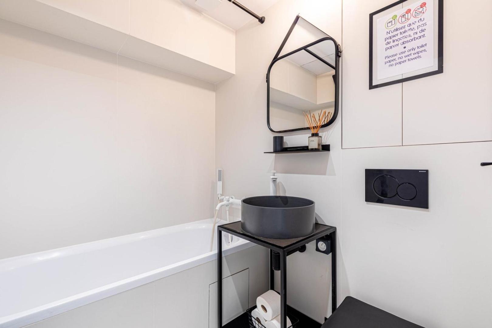 Modern Family Apartment Next To The Eiffel Tower Paris Exterior foto