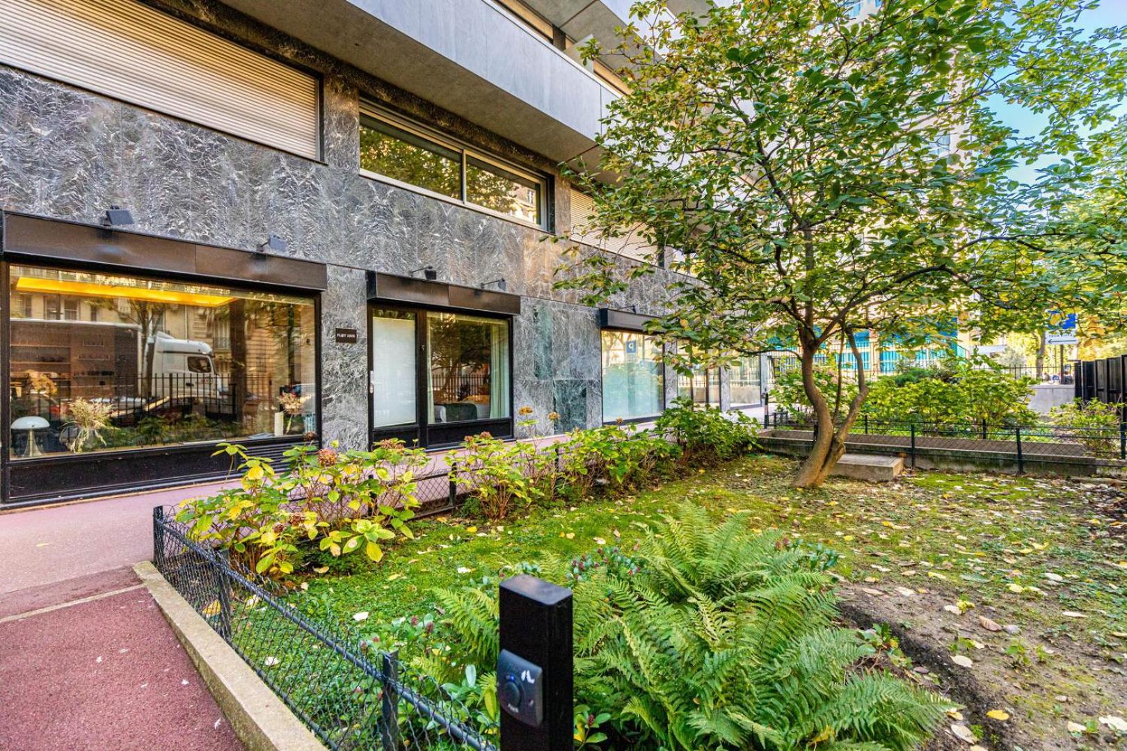 Modern Family Apartment Next To The Eiffel Tower Paris Exterior foto
